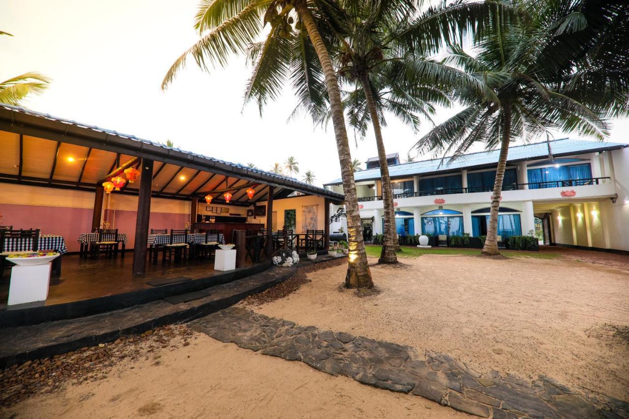 Dalawella Beach Resort By Deco Unawatuna Exterior photo